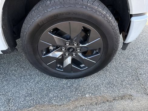 Used 2024 Ford F150 Lightning Flash image 12