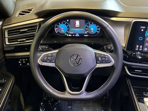 Used 2024 Volkswagen Atlas Cross Sport SE FWD image 20