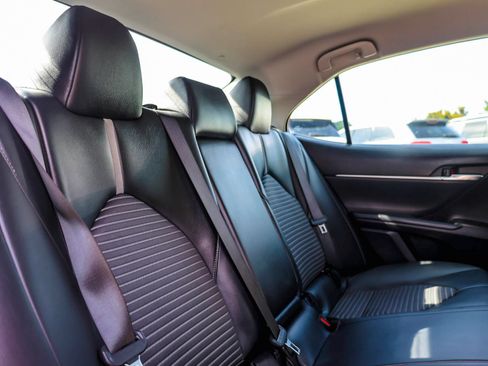 Used 2023 Toyota Camry SE FWD image 7