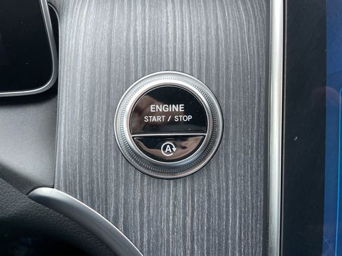 Used 2024 Mercedes-Benz GLC 300 4MATIC image 21