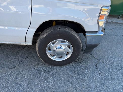 Used 2021 Ford E-350 and Econoline 350 Super Duty w/ Power Windows & Locks Group image 19