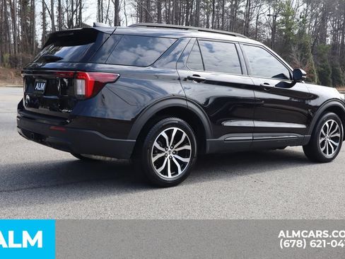 Used 2025 Ford Explorer ST-Line AWD/4WD image 5