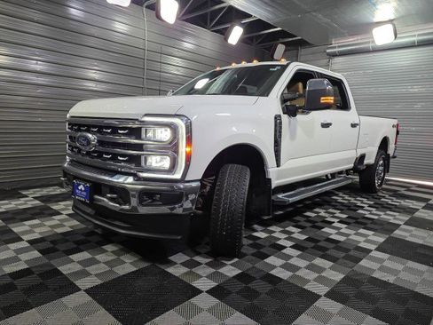 Used 2024 Ford F350 Lariat w/ Chrome Package image 43