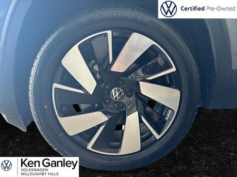 Used 2024 Volkswagen Atlas Cross Sport SE AWD/4WD image 9