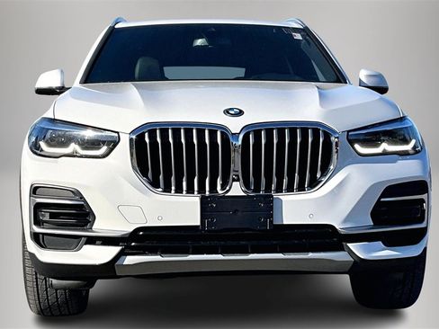 Used 2023 BMW X5 xDrive45e image 3