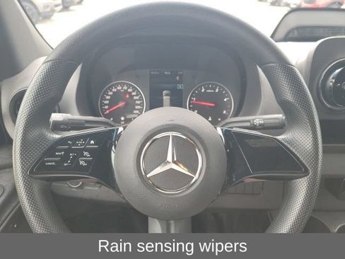 Used 2025 Mercedes-Benz Sprinter 2500 image 10
