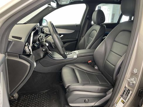 Used 2019 Mercedes-Benz GLC 300 4MATIC image 5