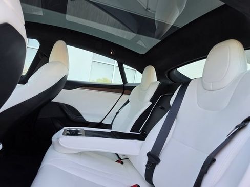 Used 2024 Tesla Model S AWD/4WD image 35