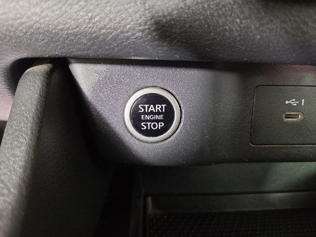 Used 2022 Nissan Rogue SV AWD/4WD image 24