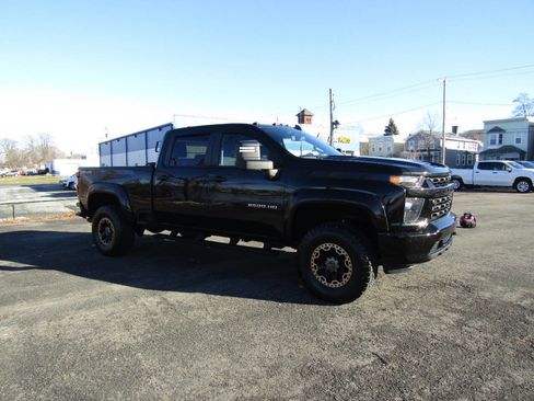 Used 2021 Chevrolet Silverado 2500 Custom w/ Custom Value Package image 9