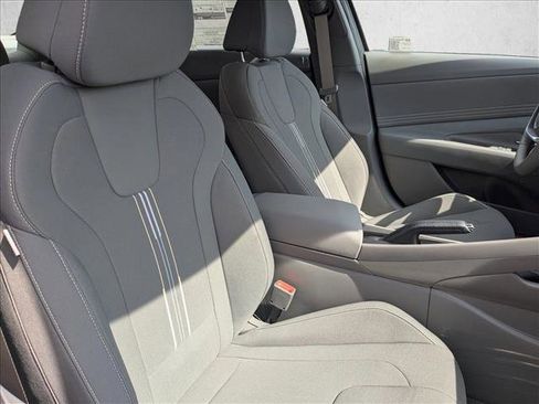 Used 2025 Hyundai Elantra Sport image 21