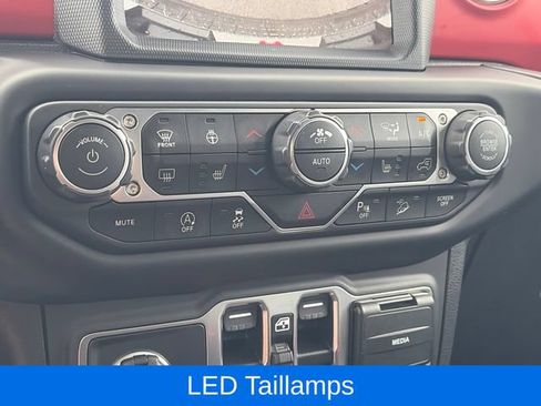Used 2021 Jeep Wrangler Unlimited Rubicon AWD/4WD image 22