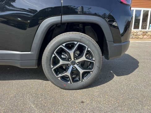 New 2026 Jeep Compass Limited AWD/4WD image 9