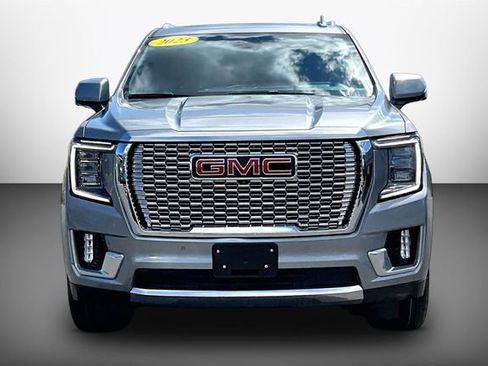 Used 2023 GMC Yukon Denali AWD/4WD image 3