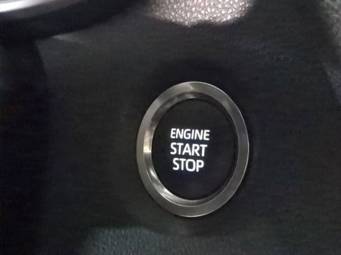 Used 2025 Toyota Corolla SE image 25