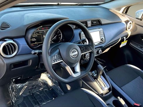 Used 2025 Nissan Versa SV w/ Trunk Package image 7