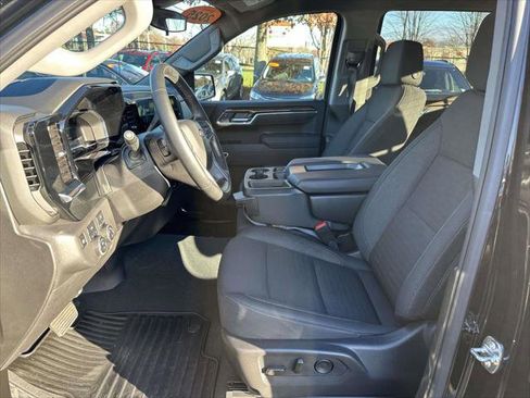 Used 2025 Chevrolet Silverado 1500 LT image 14