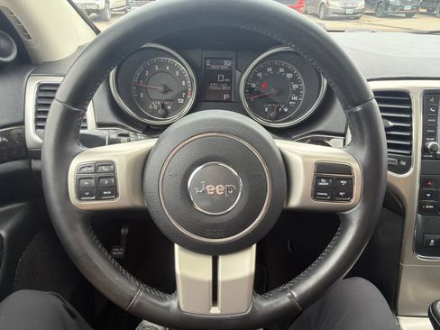 Used 2012 Jeep Grand Cherokee Laredo AWD/4WD image 9