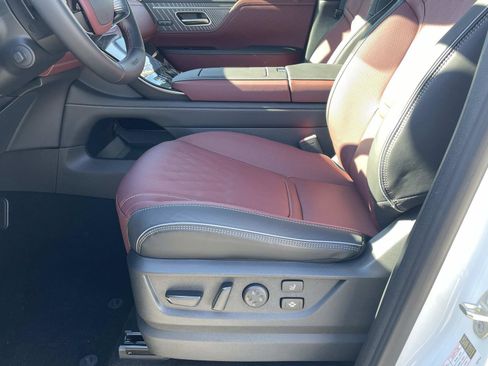 New 2026 INFINITI QX80 Autograph w/ Premium Cargo Package AWD/4WD image 11