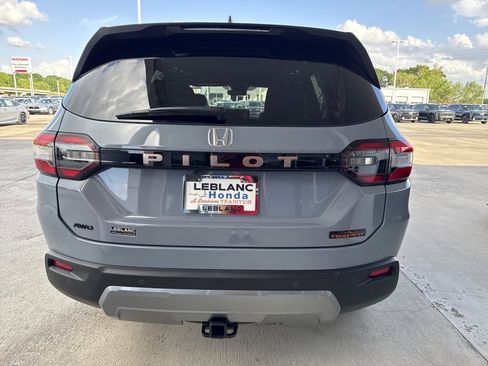 New 2026 Honda Pilot TrailSport image 5