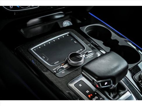 Used 2018 Audi Q7 3.0T Prestige w/ Prestige Package image 21