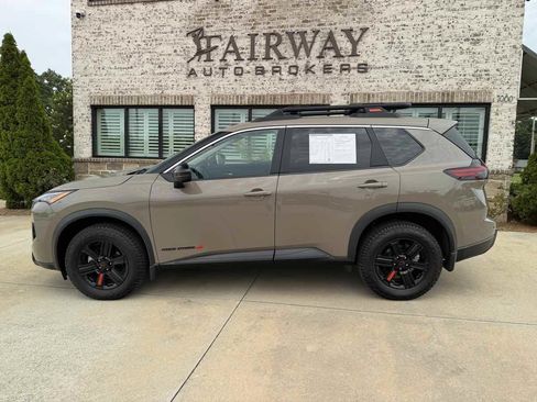 Used 2025 Nissan Rogue SV w/ Rock Creek Premium Package AWD/4WD image 10
