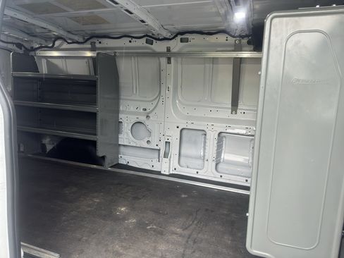 Used 2022 Ford Transit 250 Low Roof RWD image 13