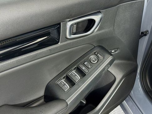 Used 2023 Honda Civic Touring image 18