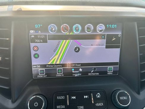 Used 2019 GMC Acadia Denali w/ Technology Package FWD image 10