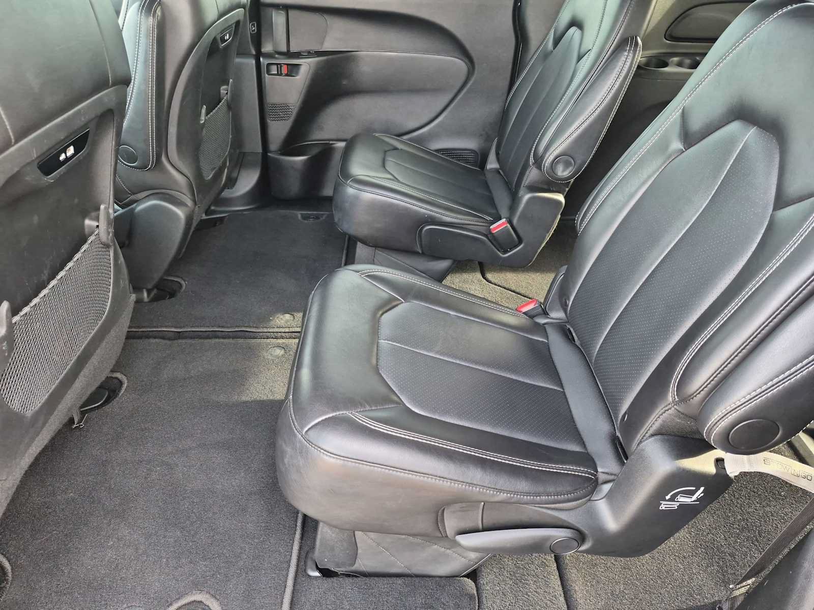 Used 2026 Chrysler Pacifica Select FWD image 19