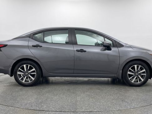 Used 2025 Nissan Versa SV image 11