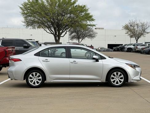 Used 2024 Toyota Corolla LE FWD image 3