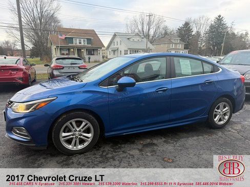 Used 2017 Chevrolet Cruze LT w/ Convenience Package image 3