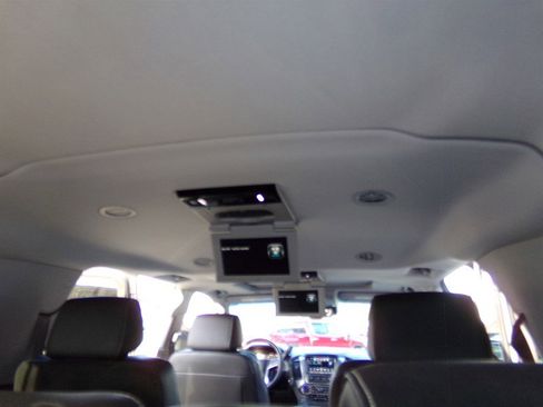 Used 2016 Chevrolet Suburban LT image 48