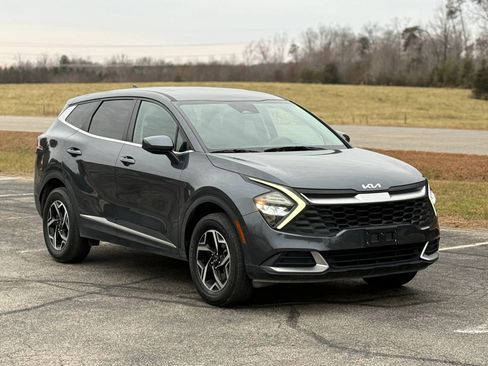 Used 2023 Kia Sportage LX image 1