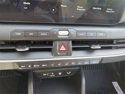 Used 2025 Kia K4 LXS image 24