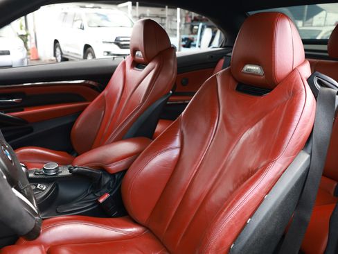 Used 2015 BMW M4 Convertible image 6
