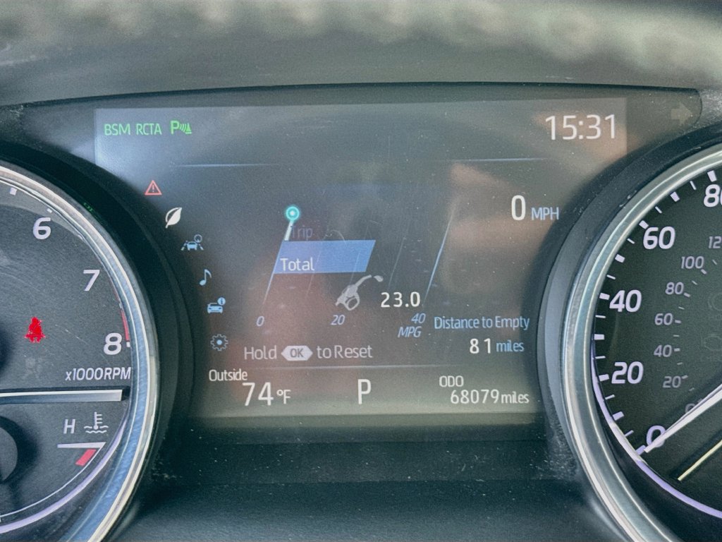 Used 2019 Toyota Camry XLE w/ Driver Assist Package FWD image 12