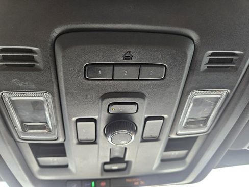 Used 2022 GMC Yukon Denali image 35