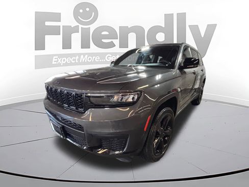 Used 2023 Jeep Grand Cherokee L Laredo image 1