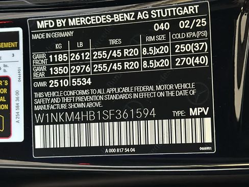 Used 2025 Mercedes-Benz GLC 300 4MATIC image 13