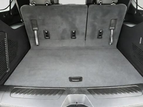 Used 2023 GMC Yukon XL SLT AWD/4WD image 22