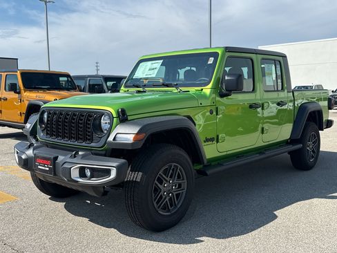 New 2026 Jeep Gladiator Sport AWD/4WD image 2