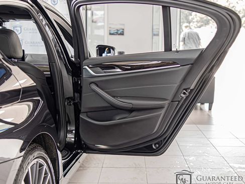 Used 2023 BMW 530e xDrive w/ Convenience Package AWD/4WD image 42