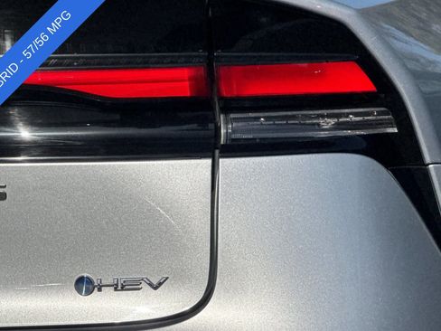 Used 2024 Toyota Prius LE image 27