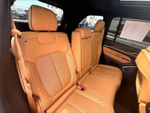 Used 2022 Jeep Grand Cherokee Summit w/ Adv Protech Group IV AWD/4WD image 25