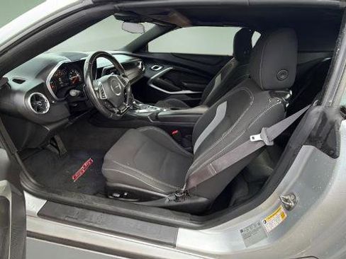 Used 2017 Chevrolet Camaro SS RWD image 10