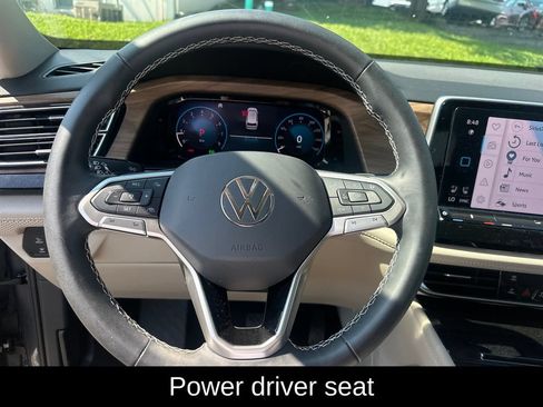 Used 2024 Volkswagen Atlas SE w/ Panoramic Sunroof Package FWD image 13