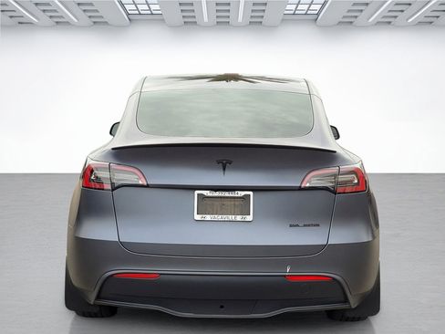 Used 2023 Tesla Model Y Long Range image 3