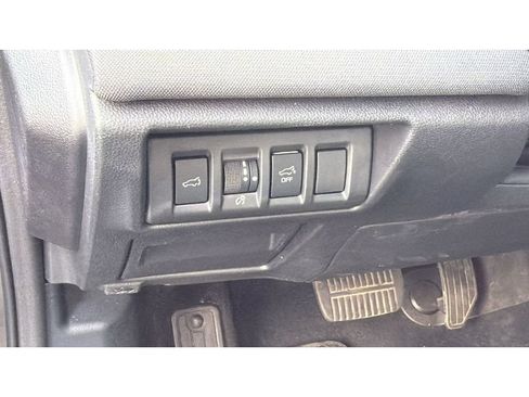 Used 2024 Subaru Outback Premium AWD/4WD image 15